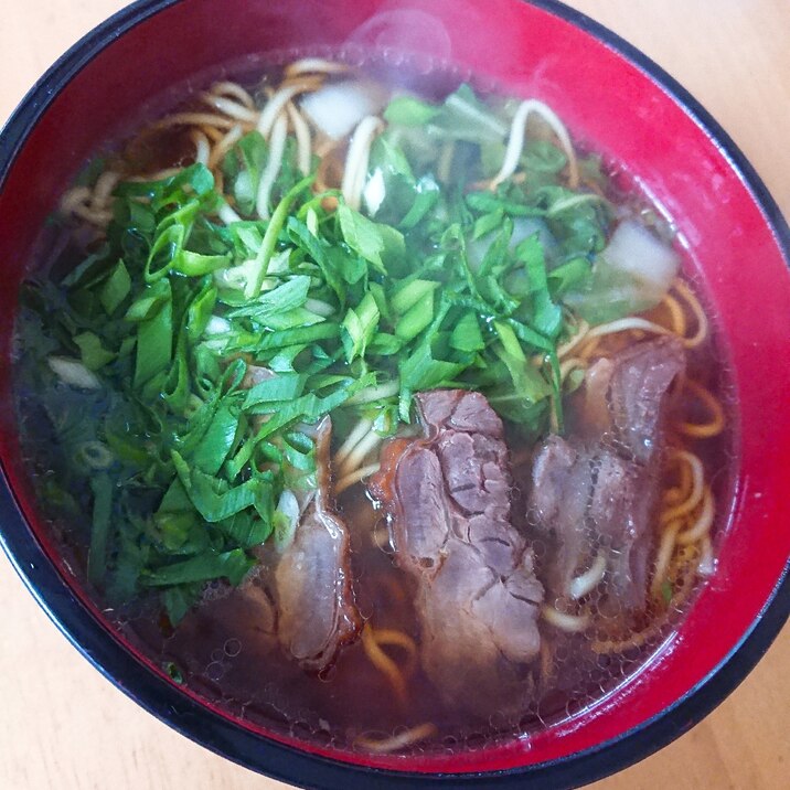 白菜と鶏チャーシューの醤油ラーメン